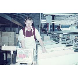 Packing Apples