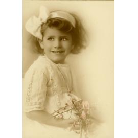 Studio portrait Young Girl
