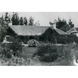 Whare Ra and Gardens