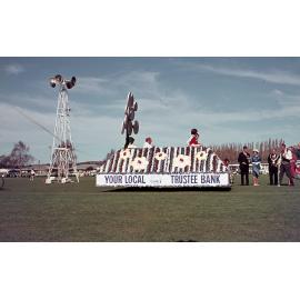Money Tree Float 1967