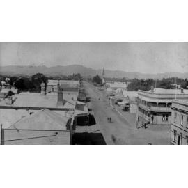 Heretaunga Street East with Albert Hotel