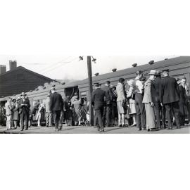 Earthquake Refugees Returning Home