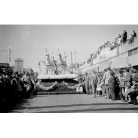 Cinderella Float - Blossom Festival Parade 1959