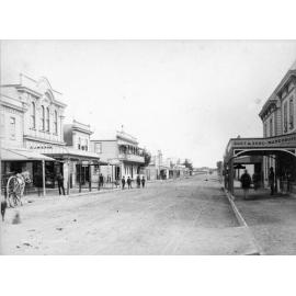 Heretaunga Street Looking West